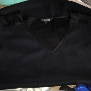 Express size medium black layering top